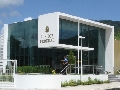 Servidores e servidoras do PJU recebem primeira parcela de 6% referente ao reajuste salarial
